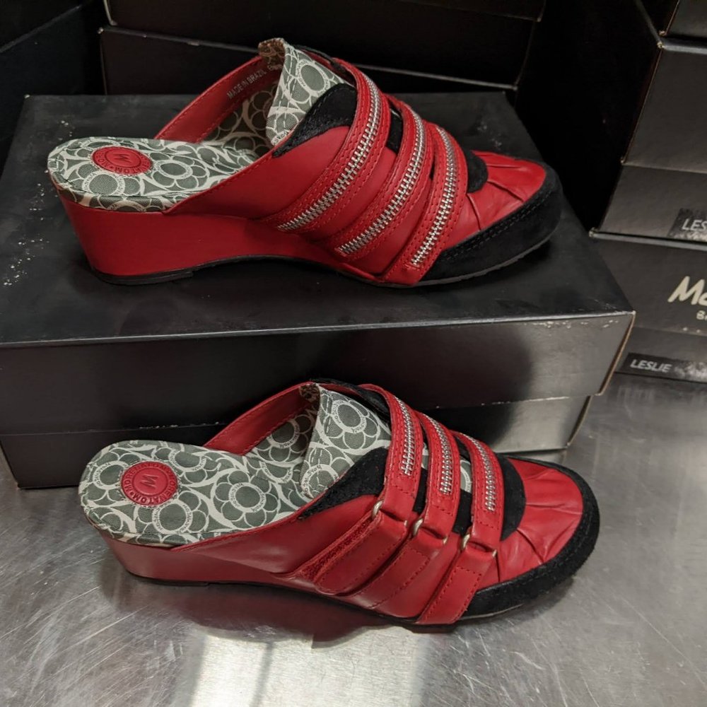 Morenatom - Leslie - Red/Black